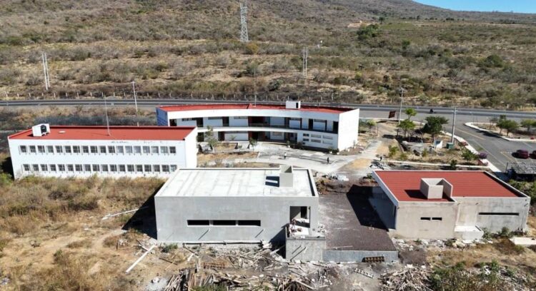 La UMSNH continúa con la dignificación de espacios universitarios en municipios michoacanos