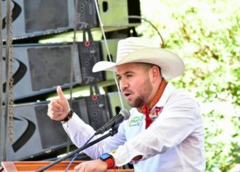 Plantea Reyes Galindo a la presidenta Sheinbaum incorporar a municipios de Tierra Caliente en programas del campo