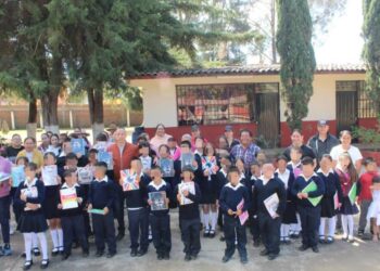 Conmemora Julio Cesar Conejo Alejos el 108º Aniversario de la Constitución en instituciones educativas de Morelos