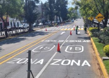 Gobierno de Morelia avanza en balizamiento de la Calzada Juárez para una mayor seguridad vial