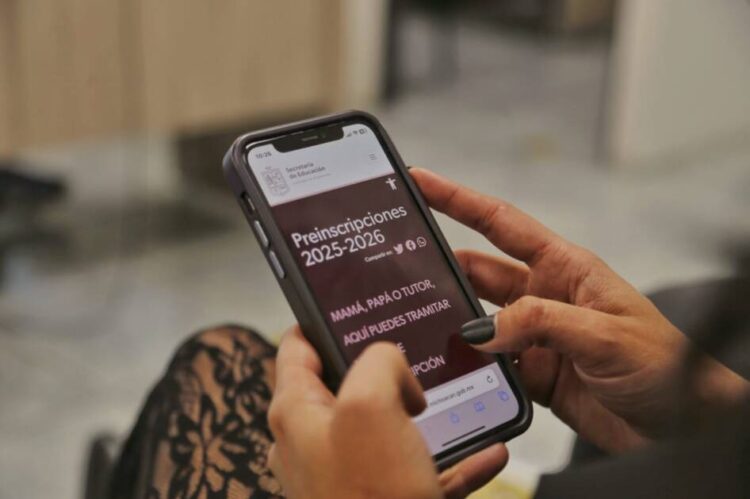 Más de 100 mil padres y madres de familia confían en la plataforma en línea para realizar preinscripciones en educación básica: SEE