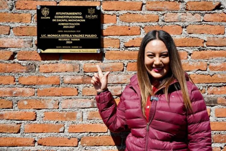 Inaugura Mónica Valdez barda perimetral en escuela Primaria Integral Ricardo Flores Magón de Zacapu
