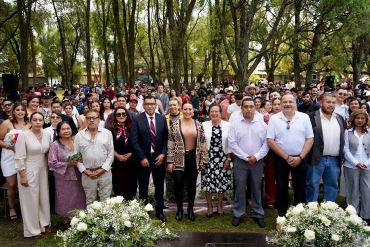 En Zacapu, celebran el mes del amor y la amistad con la unión de más de 92 bodas