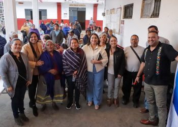 Fortalece Alma Mireya González diálogo con la comunidad de San Andrés Tziróndaro