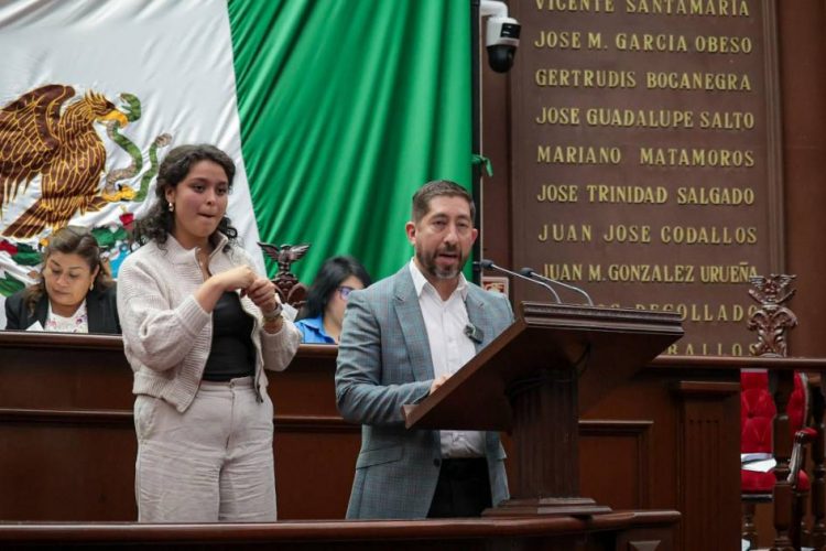 Propone Diputado Abraham Espinoza incluir la Lengua de Señas Mexicana en las escuelas de Michoacán