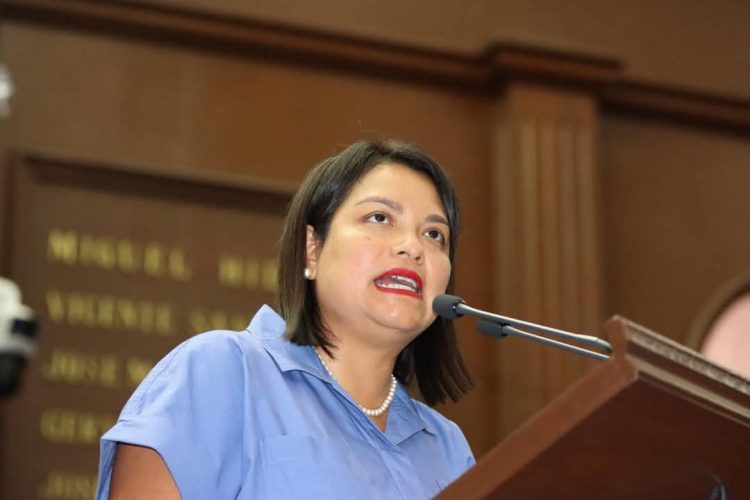 Eréndira Isauro trabaja en defensa de la identidad de comunidades indígenas