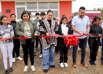 Mónica Valdez inaugura nueva aula en Telesecundaria Vasco de Quiroga en Zacapu