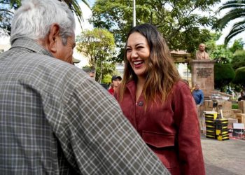 Mónica Valdez impulsa programa social en apoyo a las familias
