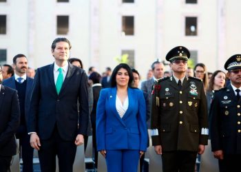 Asiste Vanhe Caratachea a la conmemoración por el Día de la Bandera en CAM