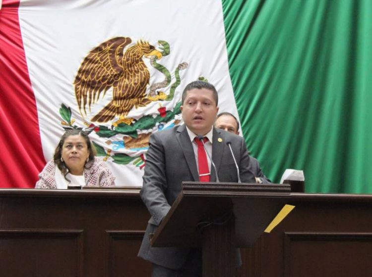 Propone Vicente Gómez reforma para garantizar indemnizaciones y pensiones para personas con enfermedades crónico degenerativas