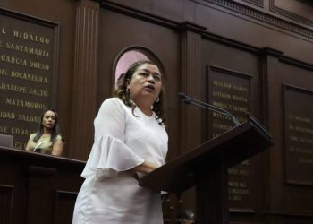 Presenta Belinda Iturbide iniciativa que regule la IA