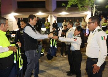 Entrega Alfonso Martínez chalecos balísticos a Policía Morelia