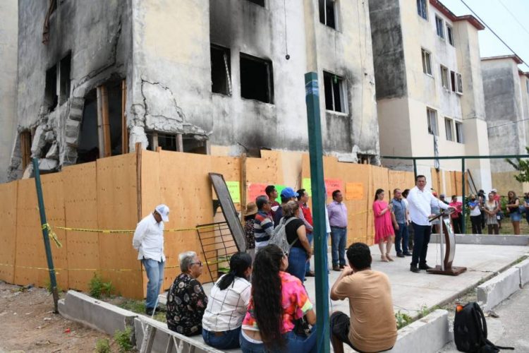En el olvido víctimas de la explosión en un conjunto habitacional en Lázaro Cárdenas