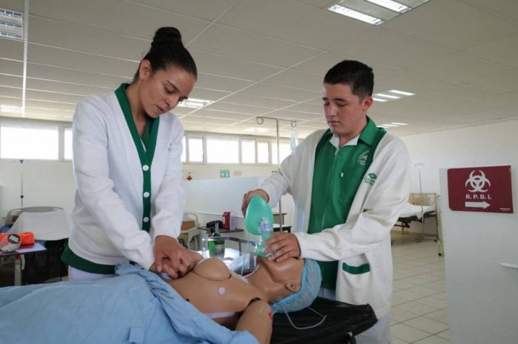 Inician prácticas clínicas más de 2 mil estudiantes de Enfermería del Conalep