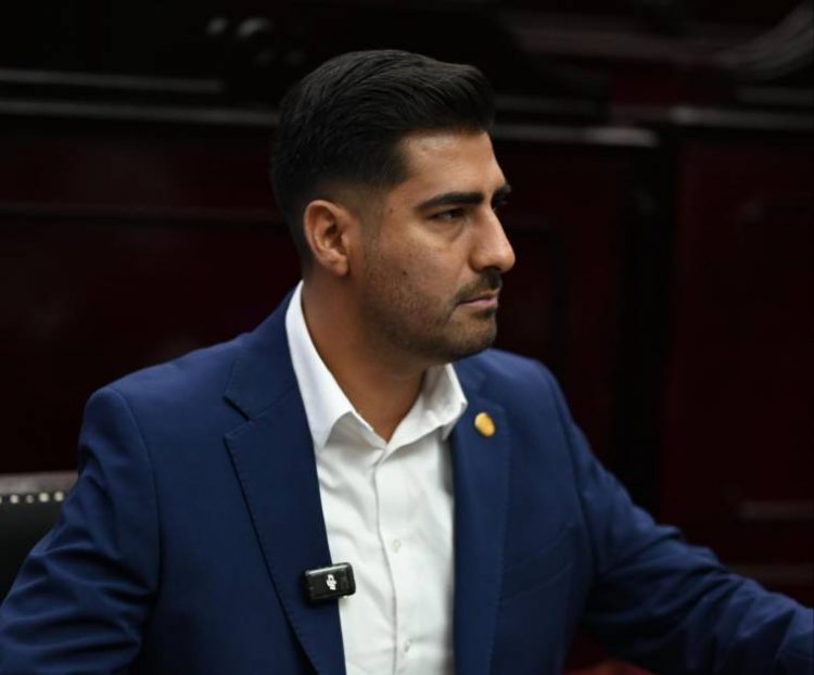 La chamba es gobernar, no enfocarse en el 27: Poncho Chávez