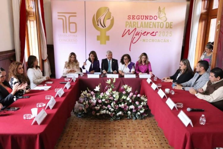Al iniciar trabajos del Segundo Parlamento de Mujeres, 76 Legislatura reconoció el valor de las mujeres en la vida política de Michoacán