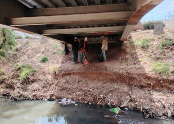 Gobierno de Morelia interviene bajo puentes de Av. Solidaridad