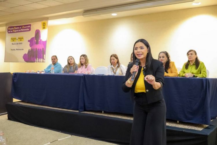 Es tiempo de mujeres y luchar por sus derechos es tarea permanente: Araceli Saucedo