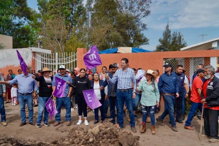 En Chiquimitío, Alfonso Martínez supervisa y arranca diversas obras