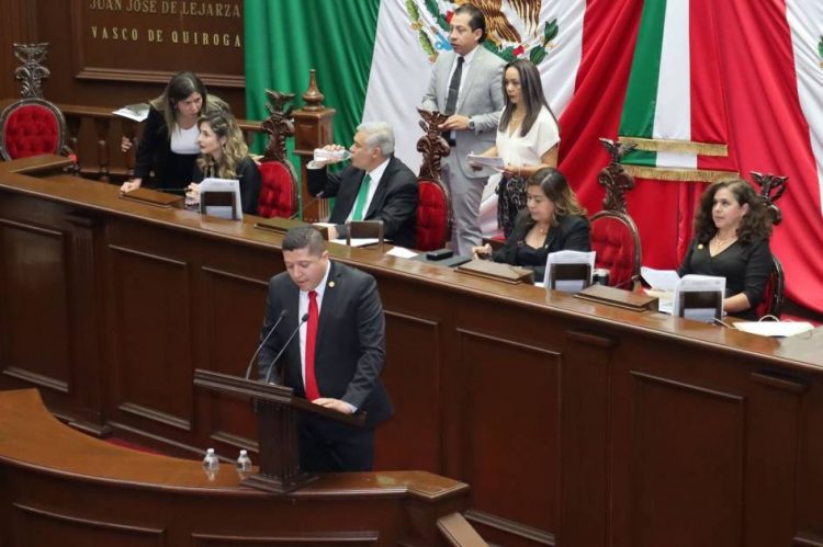 Propone Vicente Gómez iniciativas con sentido social