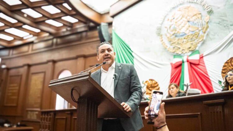 Víctor Manríquez propone reforma para garantizar crecimiento y desarrollo de Pueblos Mágicos de Michoacán