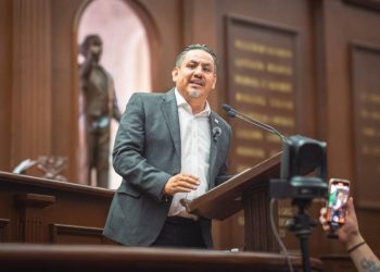 Regular cobro de tarifas en carreteras de cuota y mejorar seguridad propone Víctor Manríquez