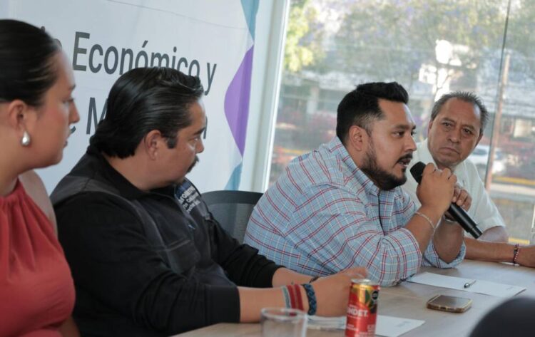 Realiza AMIPAC Y CESMICH Taller de IA para profesionales de la información