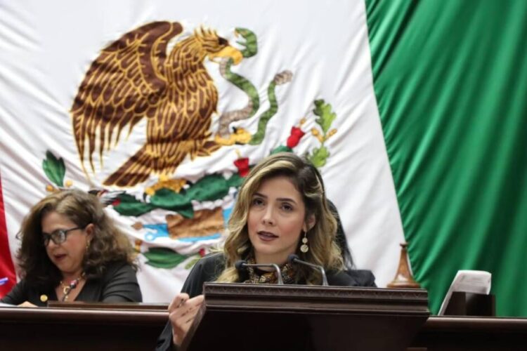 Propone Brissa Arroyo tipificar como delito la violencia patrimonial a quien oculte transacciones conyugales