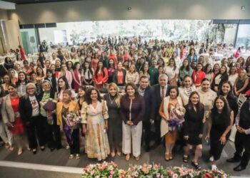 Servidoras públicas del Legislativo contribuyen sustancialmente a mejorar la vida de las michoacanas: Fabiola Alanís