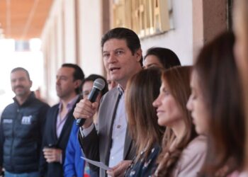 Instala Alfonso Martínez un Punto Naranja en el CAM