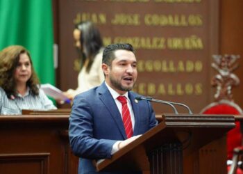 Helder Valencia plantea para Michoacán la no reelección consecutiva y combatir nepotismo
