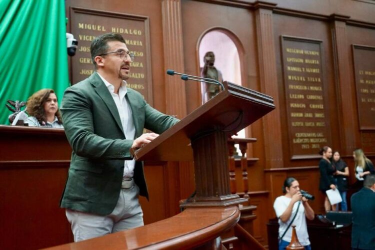 El diputado Toño Mendoza impulsa reforma para fortalecer transparencia y representatividad en el CESMICH