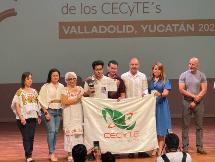 Cecytem refrenda su excelencia académica en competencia nacional