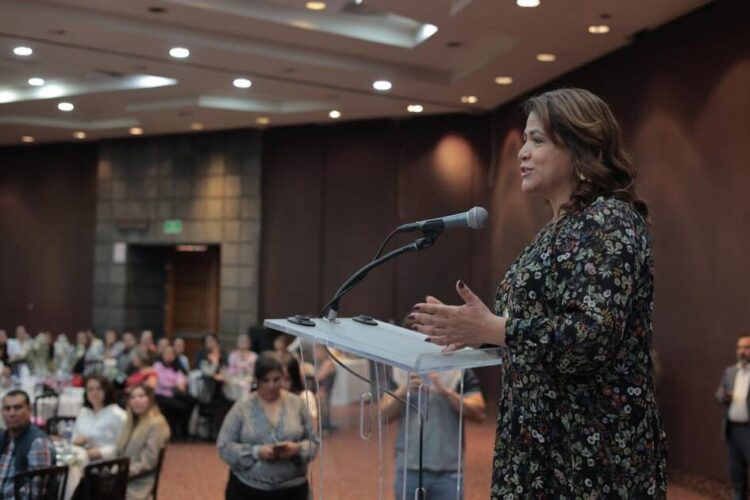 “Es tiempo de mujeres” significa mejorar las condiciones de trabajo: Fabiola Alanís a servidoras públicas de la ASM