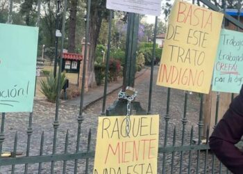 Trabajadores toman el CREFAL y exigen salida de Raquel Sosa