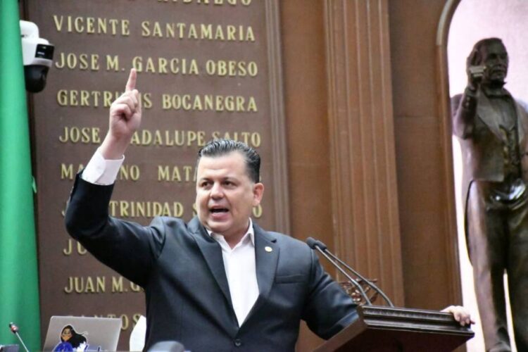 Propone Memo Valencia crear santuarios de protección de animales víctimas de la violencia en Michoacán