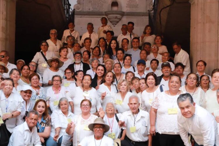 DIF Morelia recibe visita de 150 adultos mayores del DIF Sahuayo