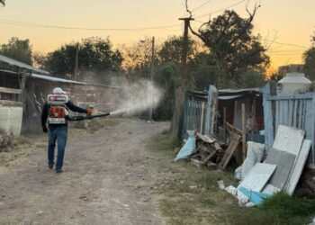 Barragán mantiene activo el programa Échale una Mano contra el Dengue