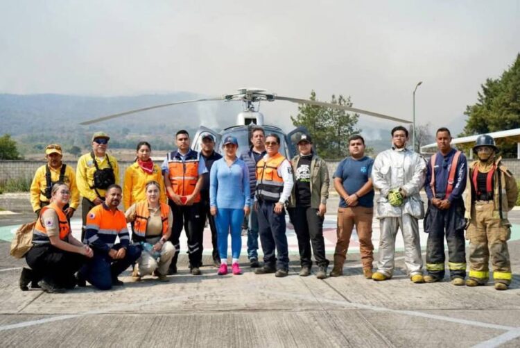 En Zacapu autoridades y comunidad trabajan juntos para combatir incendio forestal: Mónica Valdez