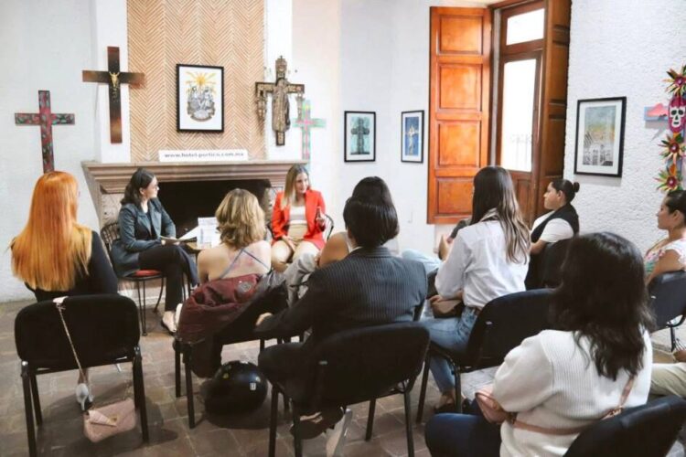 Convoca Brissa Arroyo a las juventudes a construir en unidad un mejor estado