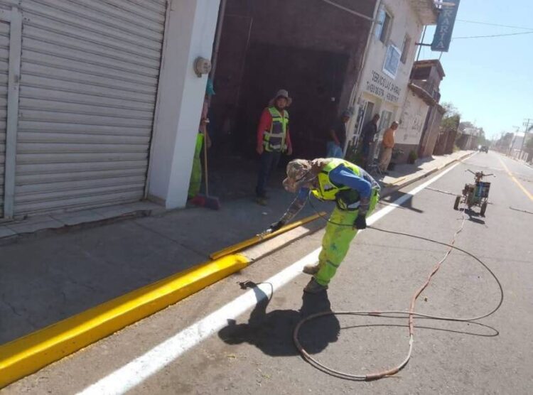 Refuerza Villa Morelos la seguridad vial con trabajos de balizamiento