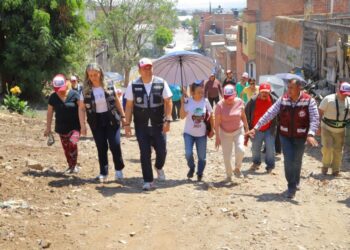 La organización civil Mano a Mano entrega calle rehabilitada