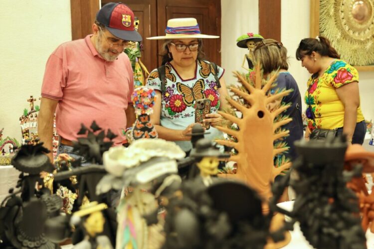 Rompe récord de ventas el Tianguis Artesanal de Uruapan por 5.4 mdp