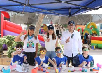 Entre porras para Alfonso y Paola, se realiza Feria de la Niñez en Capula y Tacícuaro