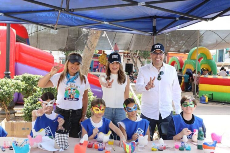 Entre porras para Alfonso y Paola, se realiza Feria de la Niñez en Capula y Tacícuaro