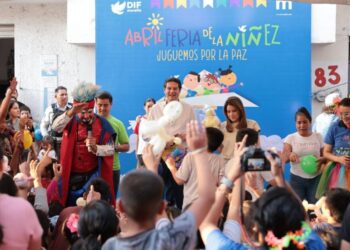 En la Vasco de Quiroga y Ventura Puente, disfrutan de la Feria de la Niñez