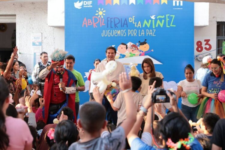 En la Vasco de Quiroga y Ventura Puente, disfrutan de la Feria de la Niñez