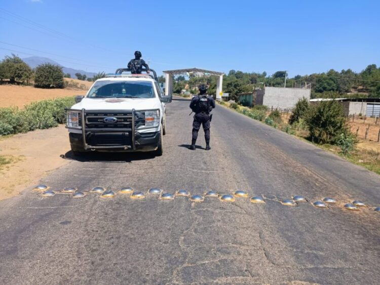 Grupo civil armado ataca a militares en Tarímbaro