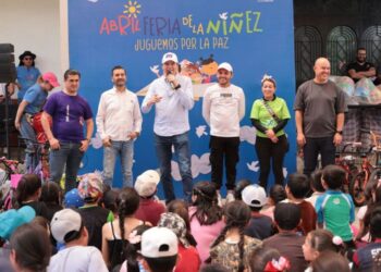 Niñas y niños vivieron una feliz Feria de la Niñez en Santiago Undameo