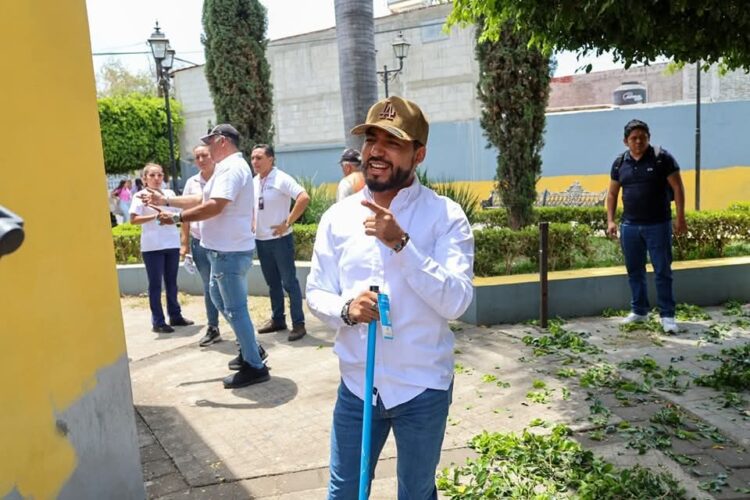 Humberto Jiménez lanza campaña de descacharización en San Sebastián y se llevará a todo el municipio de Los Reyes